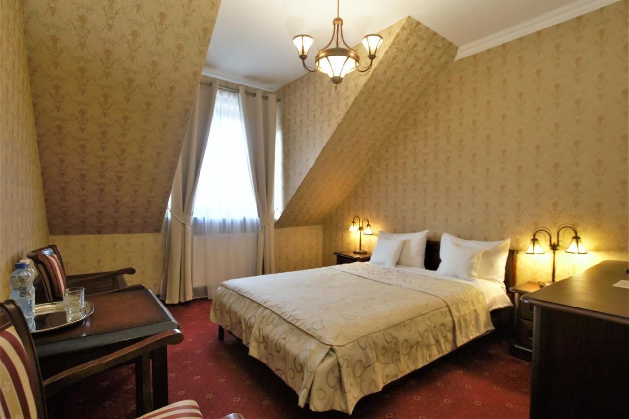 Отель Hotel Sarmata Zespół Dworski Сандомир-30