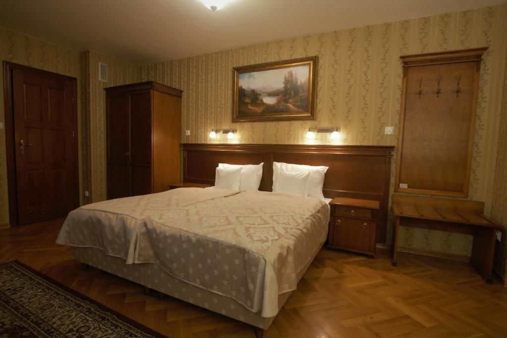 Отель Hotel Sarmata Zespół Dworski Сандомир-52